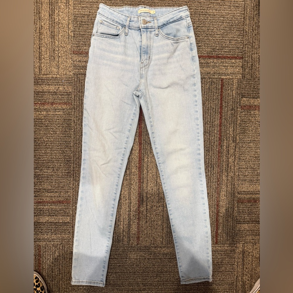 Women’s Levi Blue Jeans - Size 27